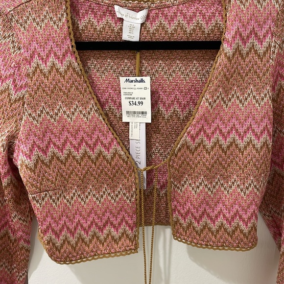 NWT Top - Picture 4 of 7